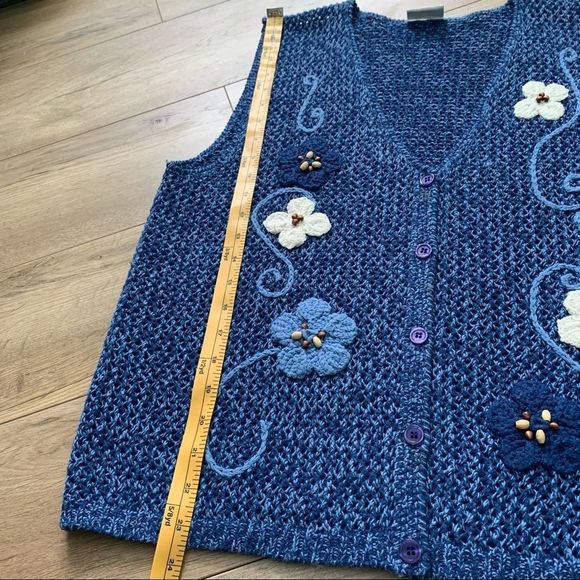 𝅺Vintage Separate Editions Koret Knitted Vest with Bead Detail - Picture 9 of 9